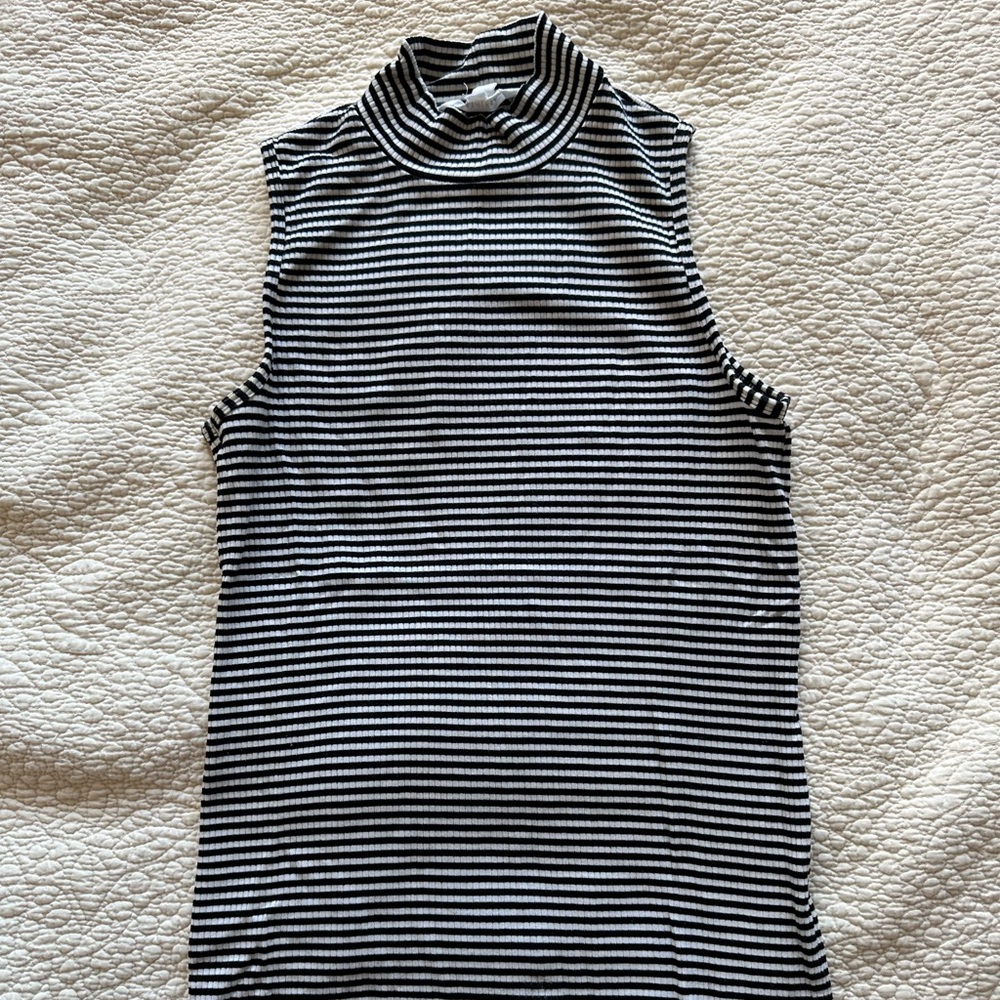 Athleta sleeveless mock neck black and white striped tank size S